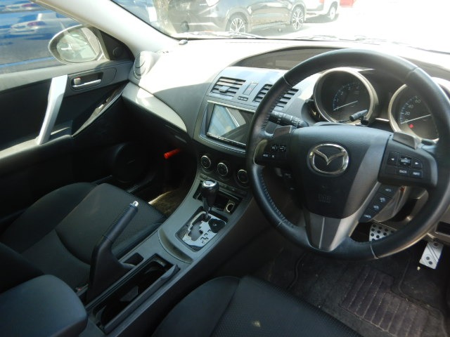 MAZDA AXELA 2012